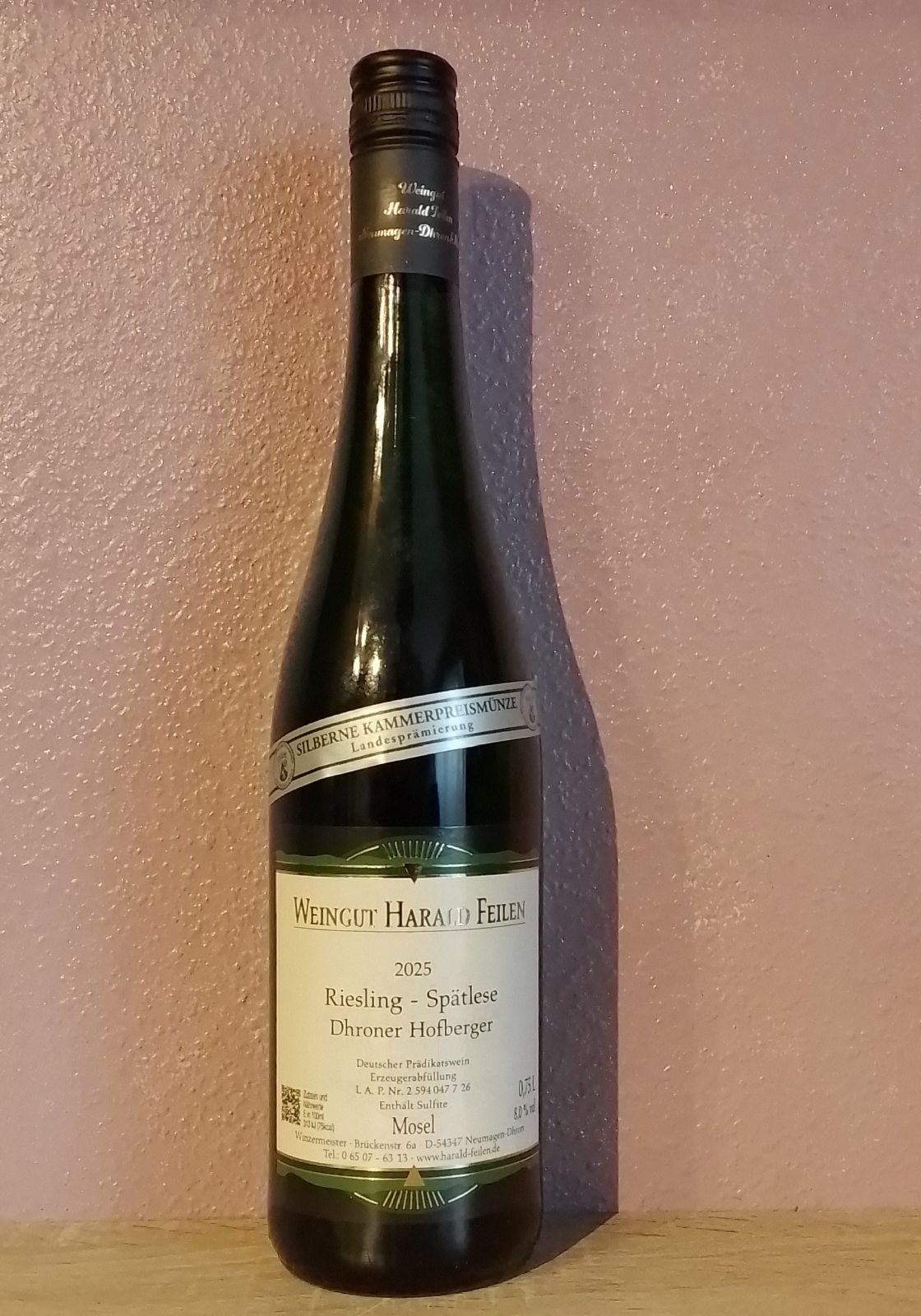 <br>Artikel-Nr.: 726<br>0,75 Fl. 2025 Dhroner Hofberger<br>Riesling Spätlese <br>Deutscher Prädikatswein<br>silberne Kammerpreismünze<br>